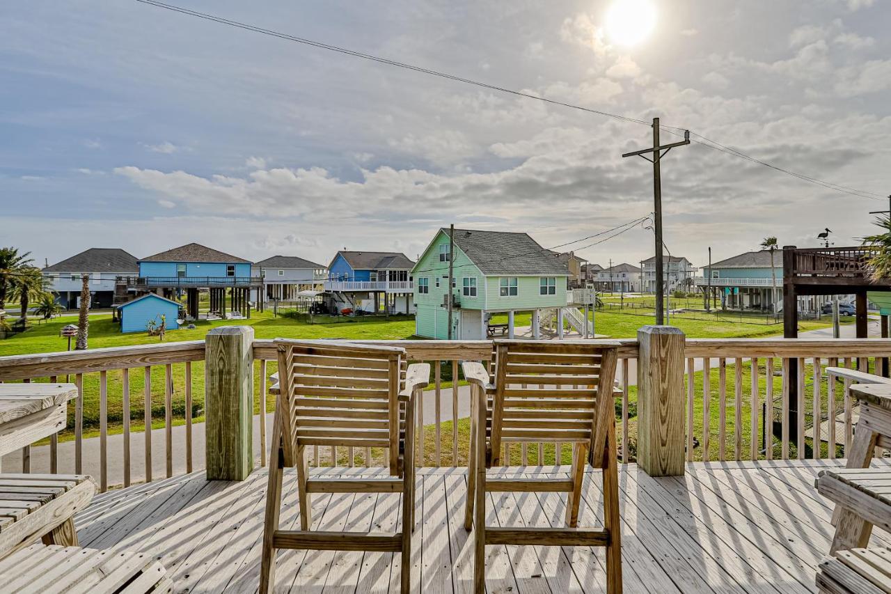 Beachslapped Bolivar Peninsula 외부 사진